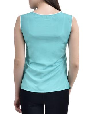 contrast lace detail top - 10010159 - Standard Image - 3