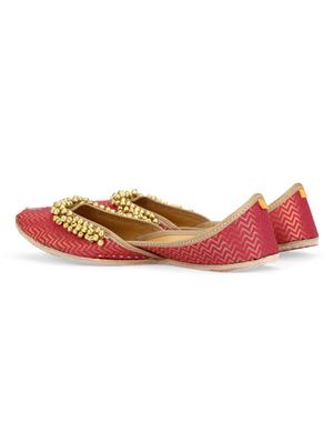 pink embellished leather handcrafted mojaris - 10344683 - Standard Image - 3