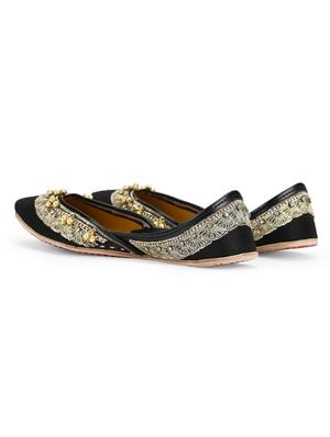 zeva black embellished leather handcrafted mojaris - 10344697 - Standard Image - 3