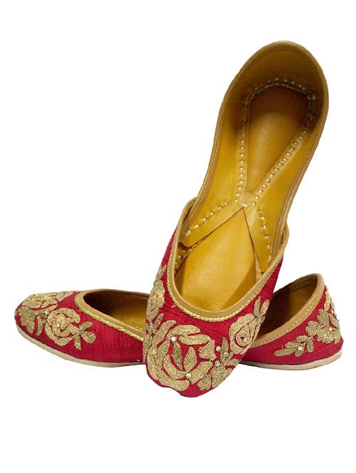 coral haze red dori embroidered silk handcrafted jutis - 10366990 - Very Small Image - 1