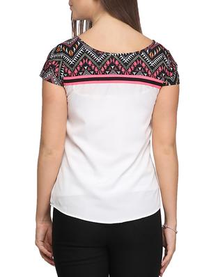 curved hem round neck top - 11300045 - Standard Image - 3