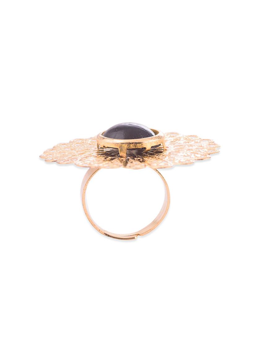 black and golden metal hand ring - 11427772 - Zoom Image - 3