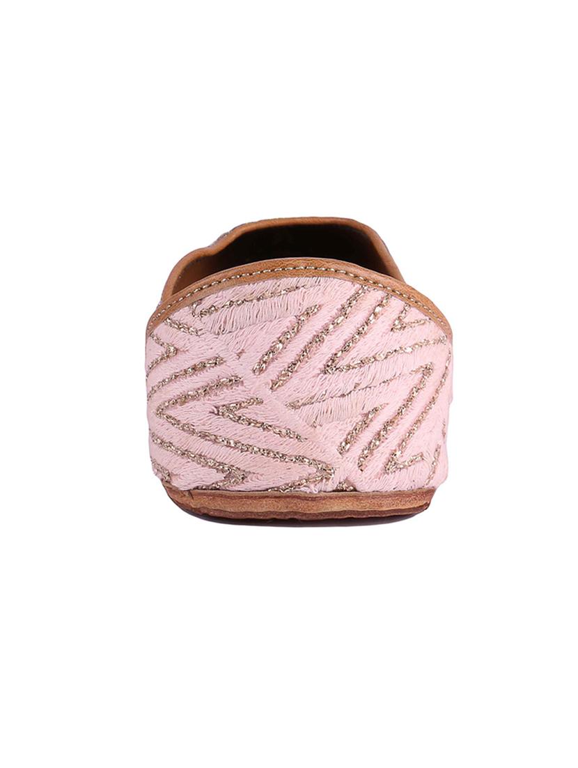 light pink zig zag patterned juttis - 12221688 - Zoom Image - 3