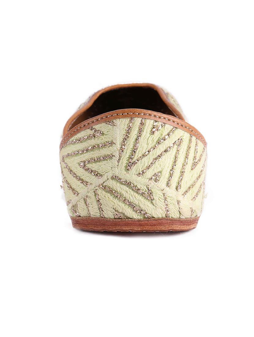 lime green zig zag patterned juttis - 12221690 - Zoom Image - 3