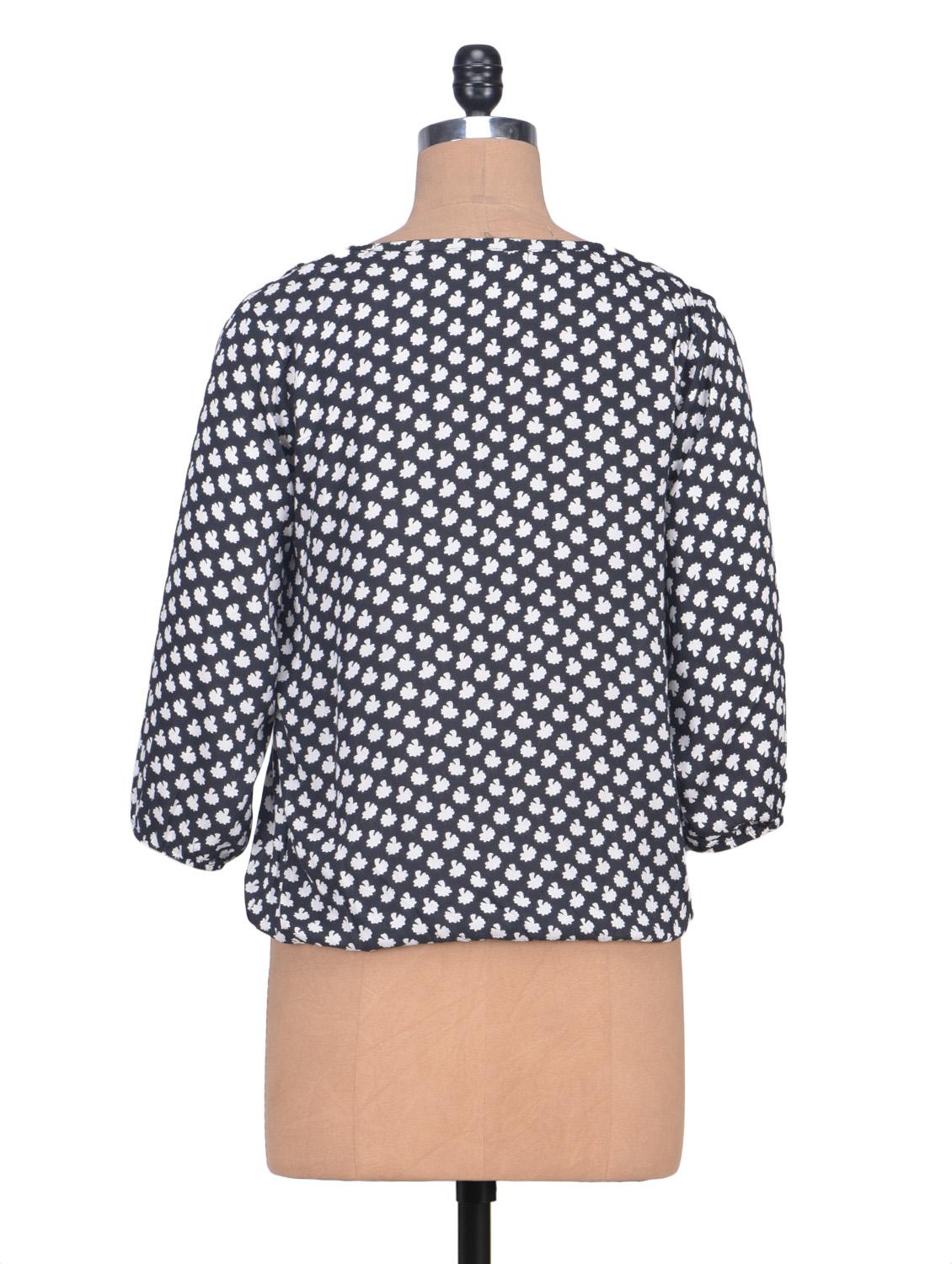 Black Rayon Printed Top - 1306747 - Zoom Image - 3