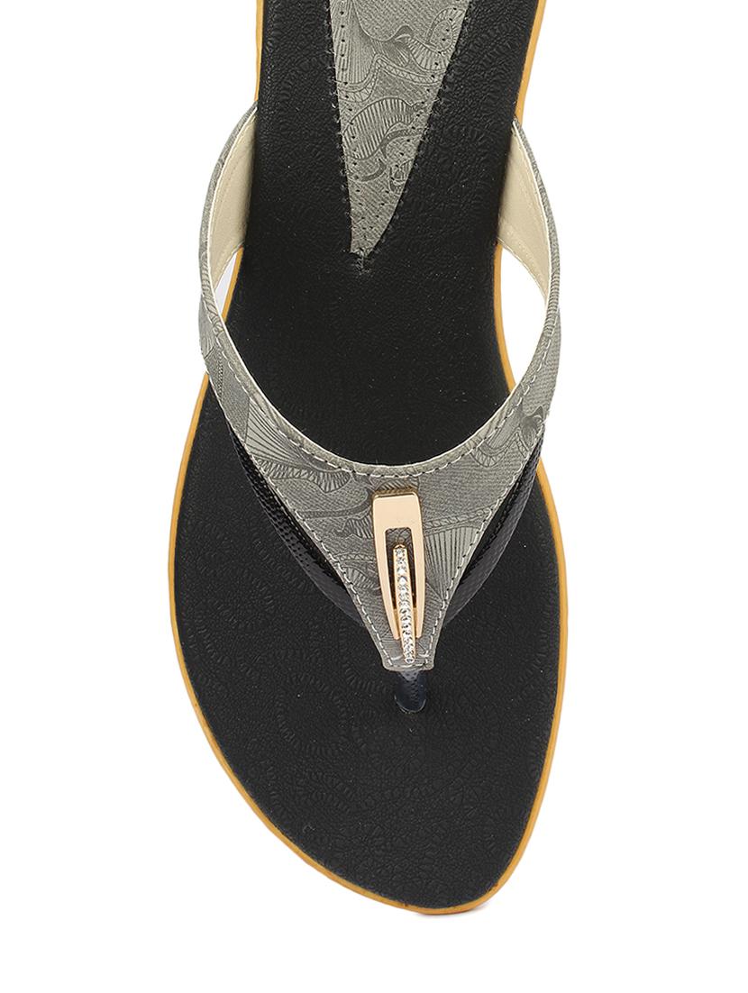 black leatherette toe separator sandals - 13178747 - Zoom Image - 3
