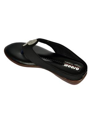 black velvet toe separator sandals - 13552410 - Standard Image - 3