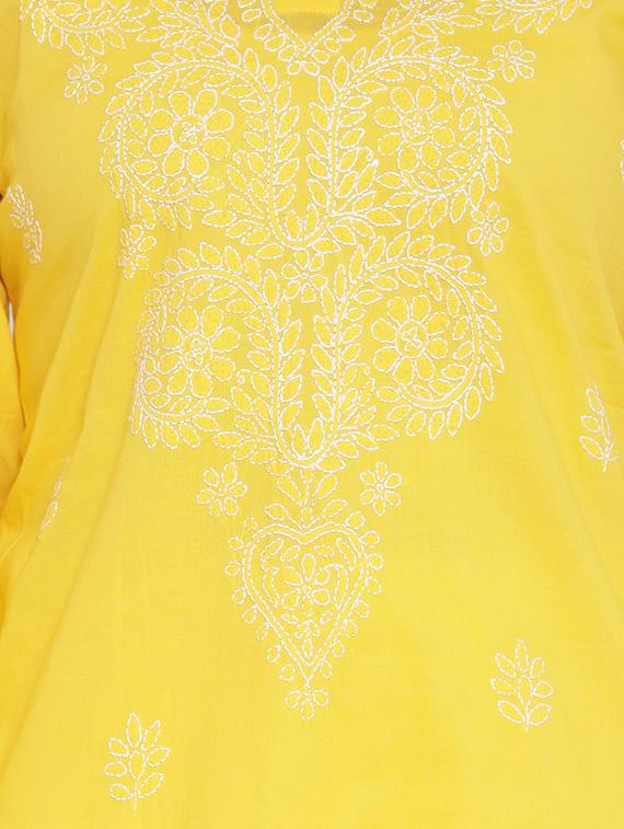 ada yellow cotton chikankari kurta - 14136036 - Zoom Image - 3