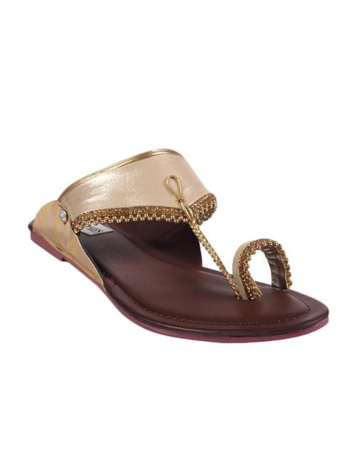 gold one toe kolhapuri - 14185128 - Standard Image - 1