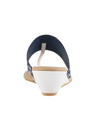 blue toe separator wedge - 14422873 - Standard Image - 3