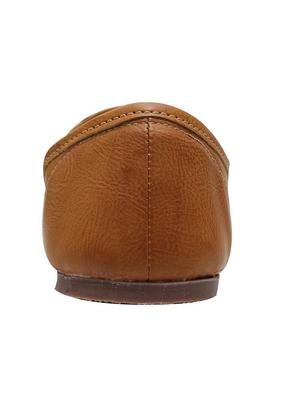 tan leather slip on jutis - 14509941 - Standard Image - 3
