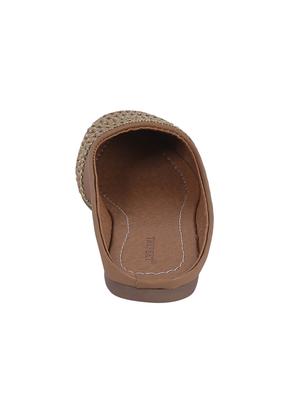 beige slip on jutis - 14669546 - Standard Image - 3