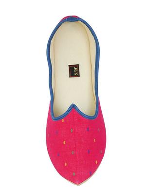 pink slip on jutis - 14799604 - Standard Image - 3