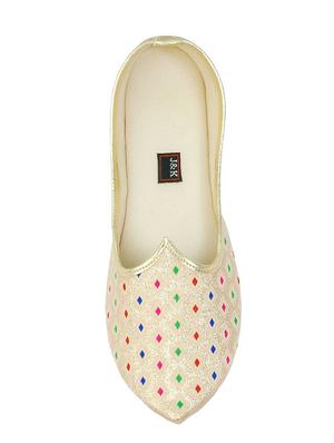 gold slip on jutis - 14799609 - Standard Image - 3
