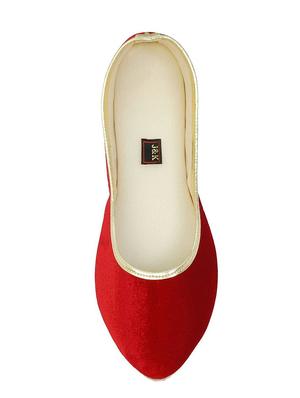 red slip on jutis - 14799625 - Standard Image - 3