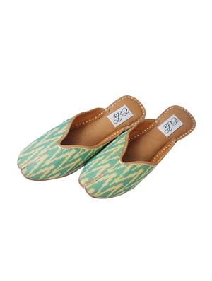 green slip on jutis - 14865313 - Standard Image - 3