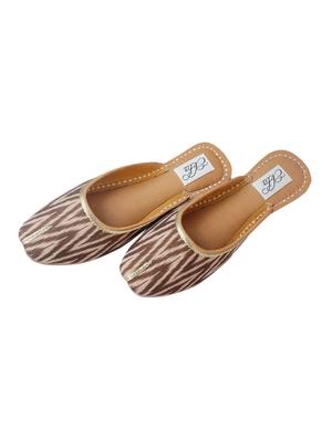 brown slip on jutis - 14865322 - Standard Image - 3