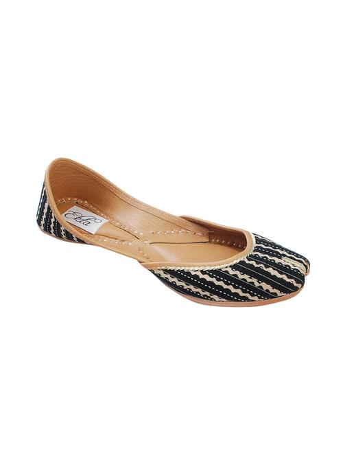 black slip on jutis - 14865335 - Standard Image - 1