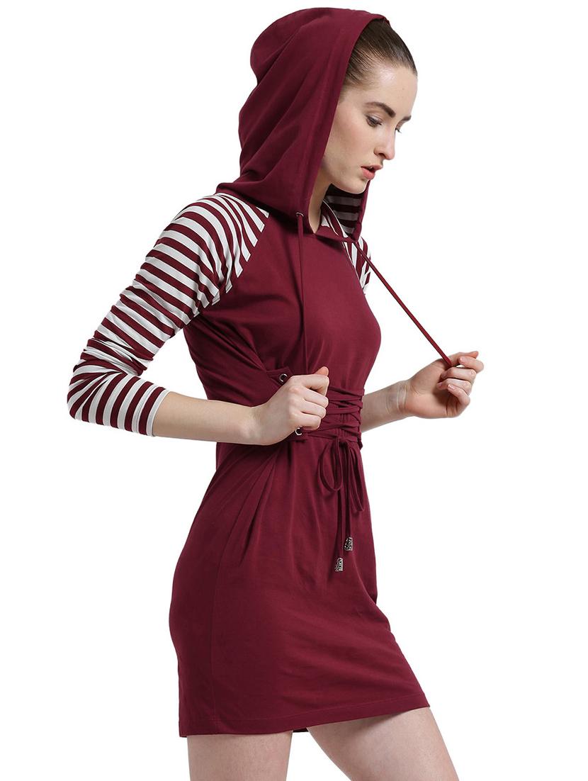 maroon striped belted dress - 14875229 - Zoom Image - 3