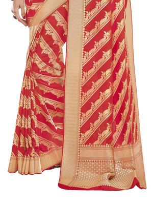 red silk banarasi saree with blouse - 14906983 - Standard Image - 3