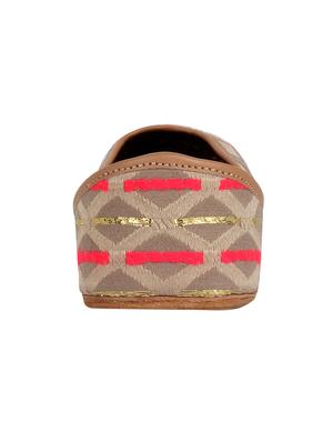 coral haze beige and pink jacquard juttis - 15019795 - Standard Image - 3