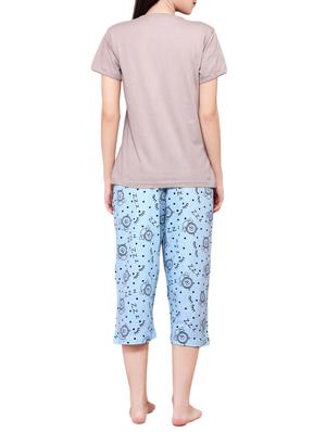 quirky top with capri set - 15059015 - Standard Image - 3