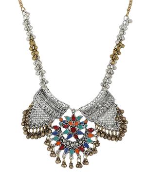 tribal necklace - 15079248 - Standard Image - 3