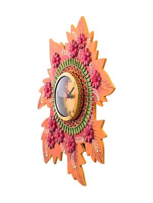 handcrafted papier-mache leaf shape wall clock - 15148674 - Standard Image - 3