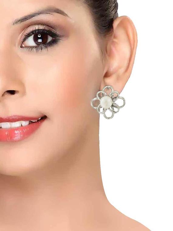 Pearl earrings - 15167220 - Zoom Image - 3