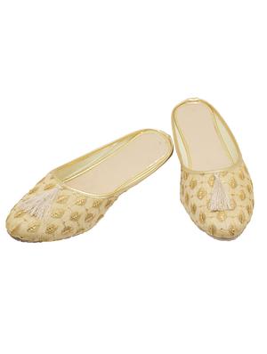 gold slip on jutis - 15203337 - Standard Image - 3