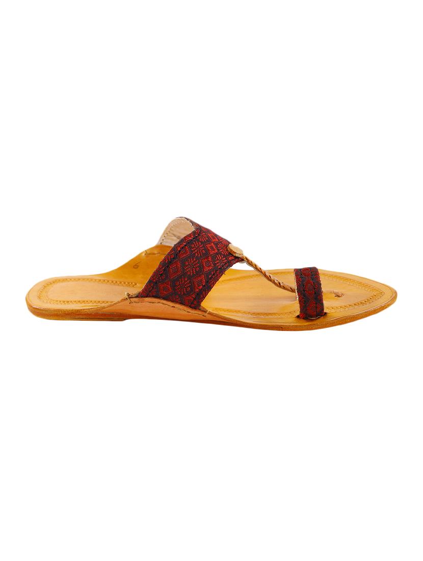 red one toe kolhapuri - 15272199 - Zoom Image - 3