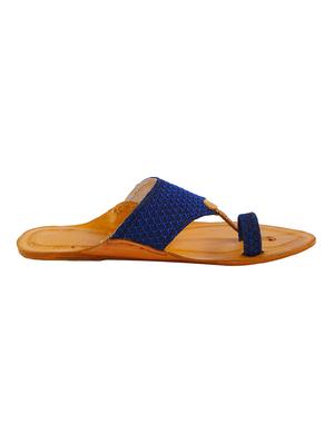 blue one toe kolhapuri - 15272211 - Standard Image - 3