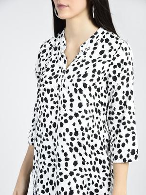 animal print band collar top - 15334820 - Standard Image - 3