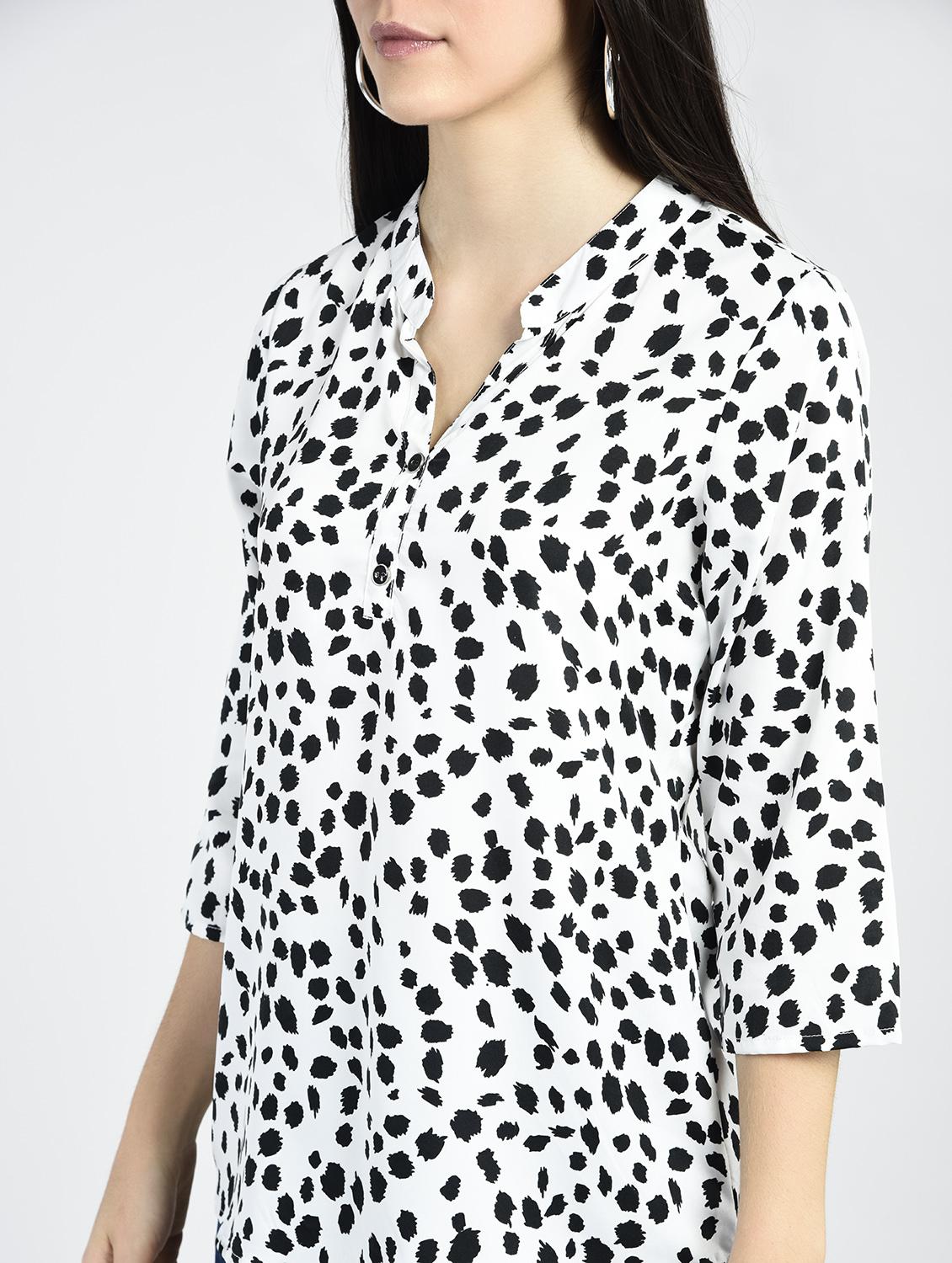animal print band collar top - 15334820 - Zoom Image - 3