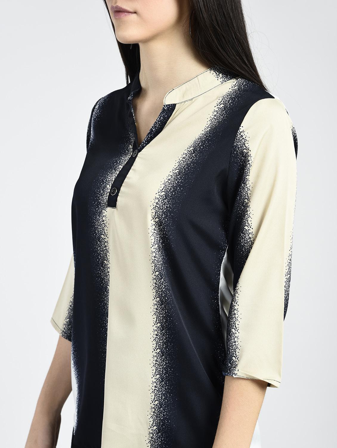 printed band collar top - 15334822 - Zoom Image - 3