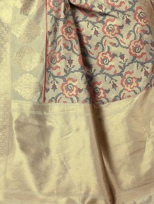 zari woven banarasi silk saree with blouse - 15345837 - Standard Image - 3