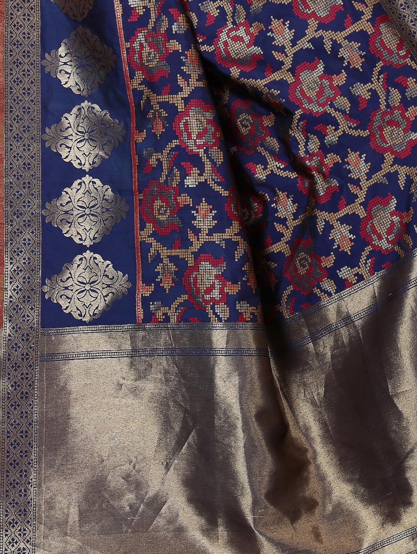 zari woven banarasi silk saree with blouse - 15345843 - Zoom Image - 3