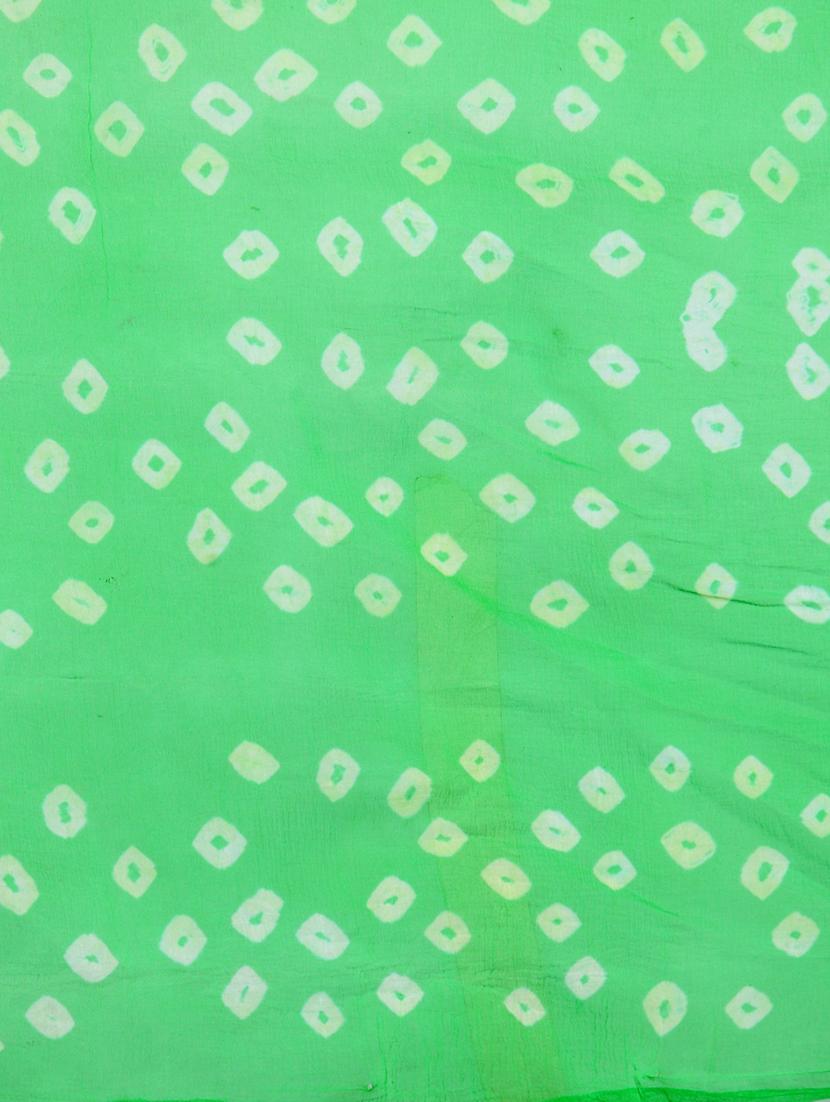 contrast bandhani georgette saree with blouse - 15411620 - Zoom Image - 3