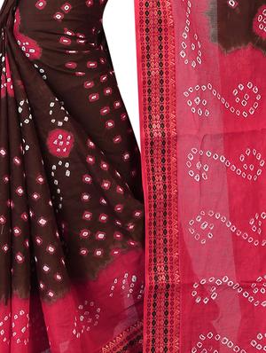 Contrast bordered bandhani saree with blouse - 15413697 - Standard Image - 3