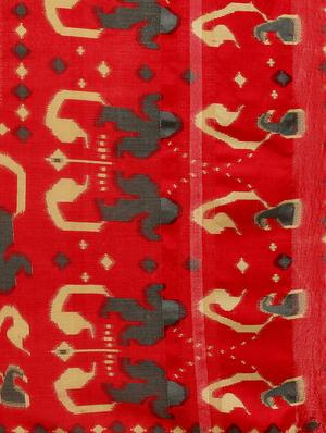 Contrast bordered woven saree with blouse - 15414926 - Standard Image - 3