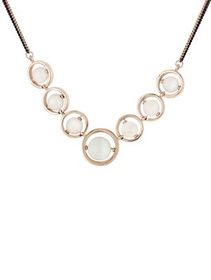 gold metal short necklace - 15429494 - Standard Image - 3