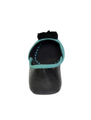blue slip on jutis - 15445584 - Standard Image - 3