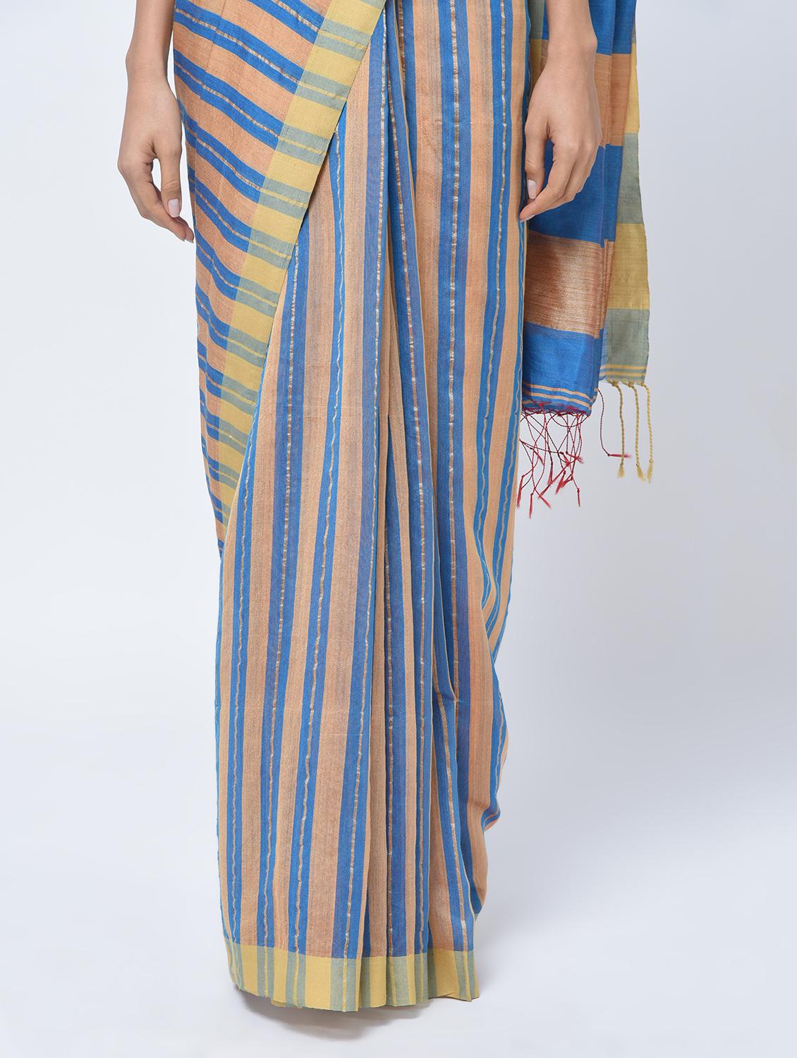 contrast striped jamdani saree with blouse - 15452389 - Zoom Image - 3