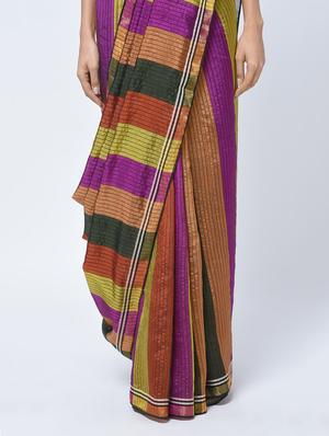 contrast pallu striped jamdani saree with blouse - 15452401 - Standard Image - 3