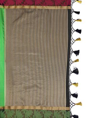 contrast floral border kanjivaram saree with blouse - 15464165 - Standard Image - 3