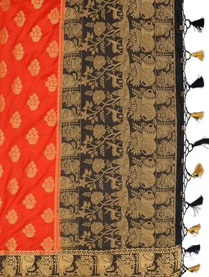 contrast pallu floral kanjivaram saree with blouse - 15464207 - Standard Image - 3