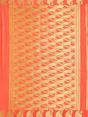 gold paisley border woven saree with blouse - 15464319 - Standard Image - 3