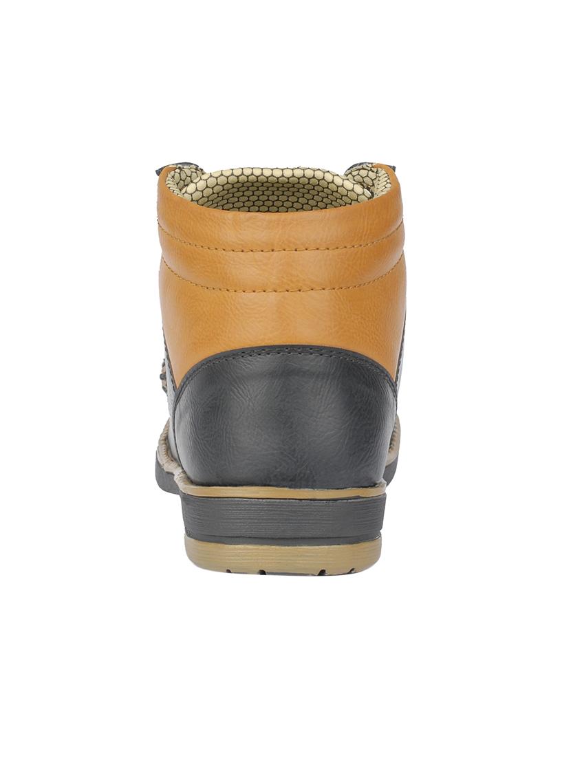 black leatherette low ankle boots - 15466682 - Zoom Image - 3