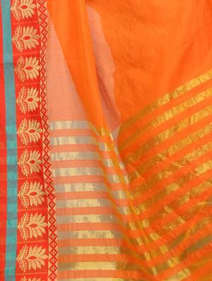 Contrast bordered kanjivaram saree with blouse - 15496466 - Standard Image - 3