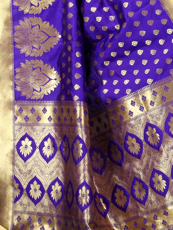 zari banarasi saree with blouse - 15496473 - Zoom Image - 3